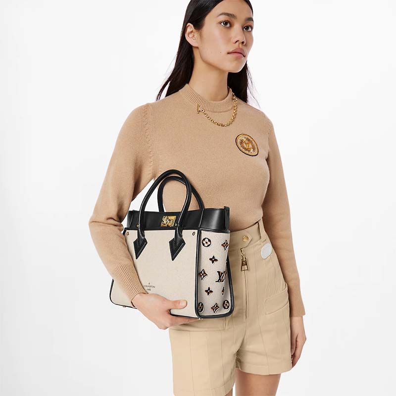Shop Louis Vuitton 2022-23FW On my side mm tote bag (M58485, M53823,  M55302) by Corriere