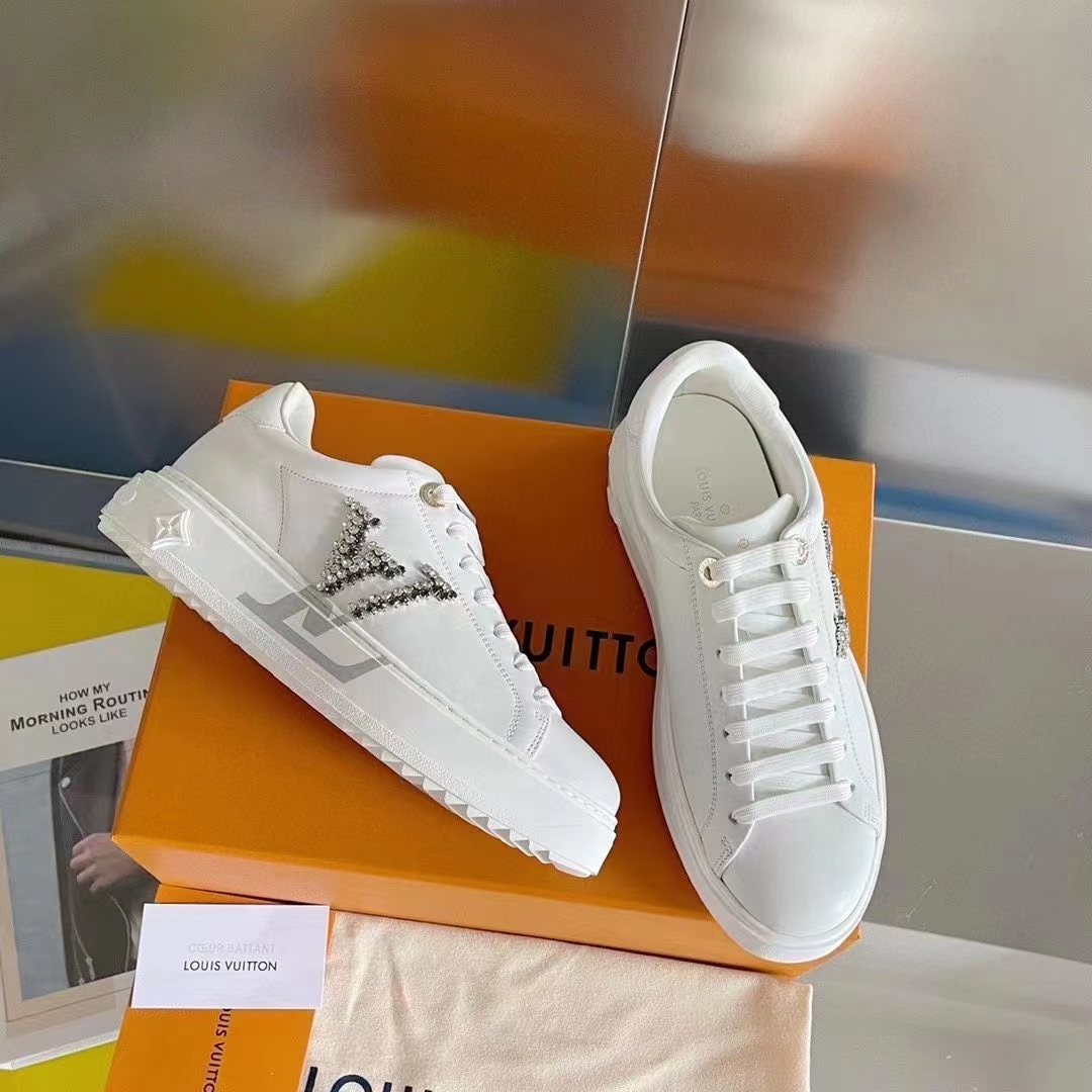 Louis Vuitton Time Out Sneaker Silver. Size 39.5