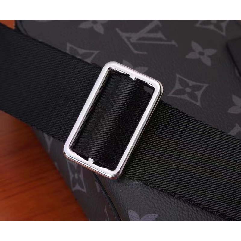 Túi Xách Nam Louis Vuitton LV Alpha Wearable Wallet Monogram Eclipse