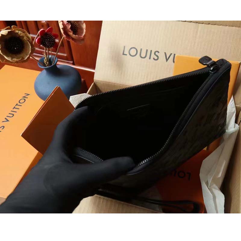 Louis Vuitton Monogram Shadow Discovery Pochette - Black Portfolios &  Pouches, Bags - LOU688519