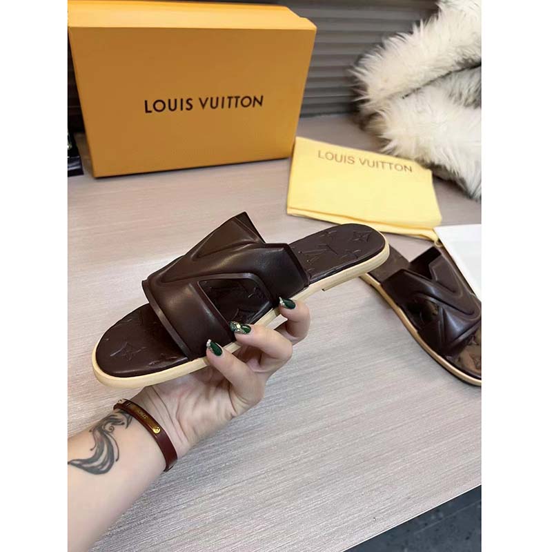 Louis Vuitton® LV Oasis Mule Mocha. Size 06.0  Louis vuitton, Vuitton, Louis  vuitton official