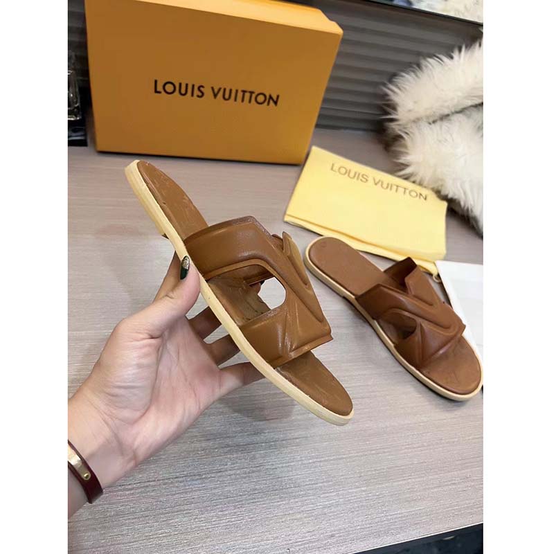 Louis Vuitton® LV Oasis Mule Mocha. Size 10.0