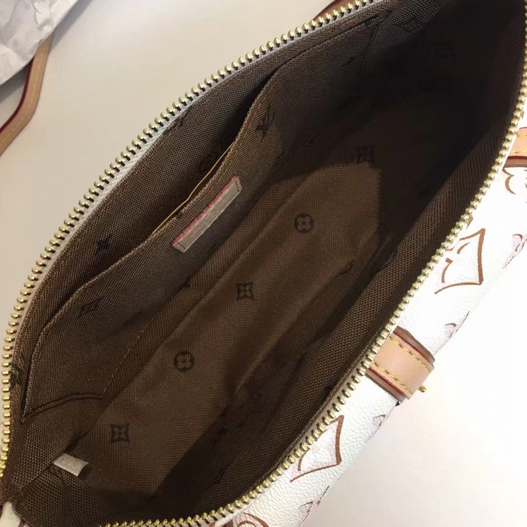 M20920 Louis Vuitton Monogram Canvas Maxi Multi Pochette Accessoires Handbag