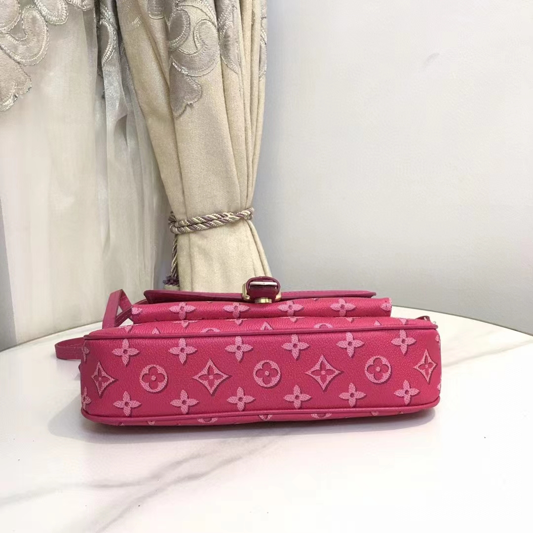 Highest quality Louis Vuitton MAXI MULTI POCHETTE ACCESSOIRESm20920 rosy  silk screen print from Linda : r/RepladiesDesigner