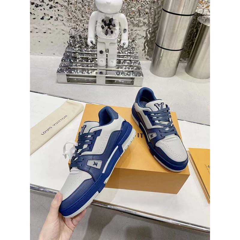 Leather trainers Louis Vuitton Navy size 38 EU in Leather - 25593974