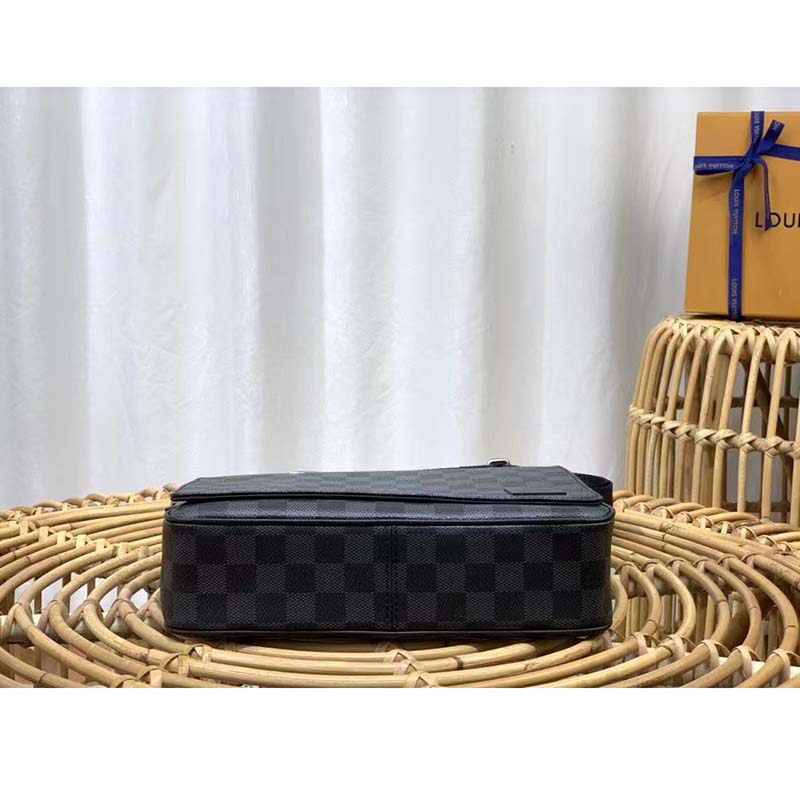 Louis Vuitton Men's Damier Ebene District PM Shoulder Bag – V & G Luxe  Boutique