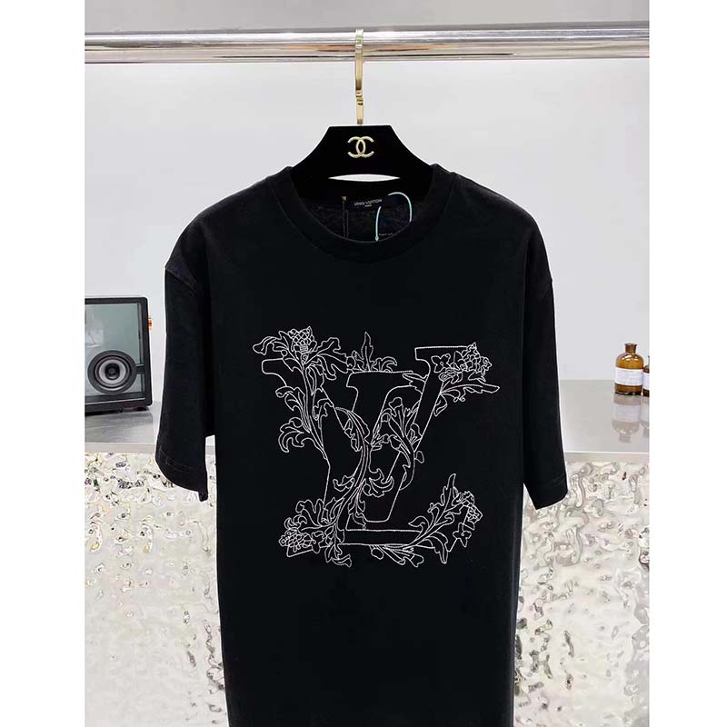 Louis Vuitton Men's Black Cotton Damier Pocket Printed Long Sleeve T-Shirt  – Luxuria & Co.
