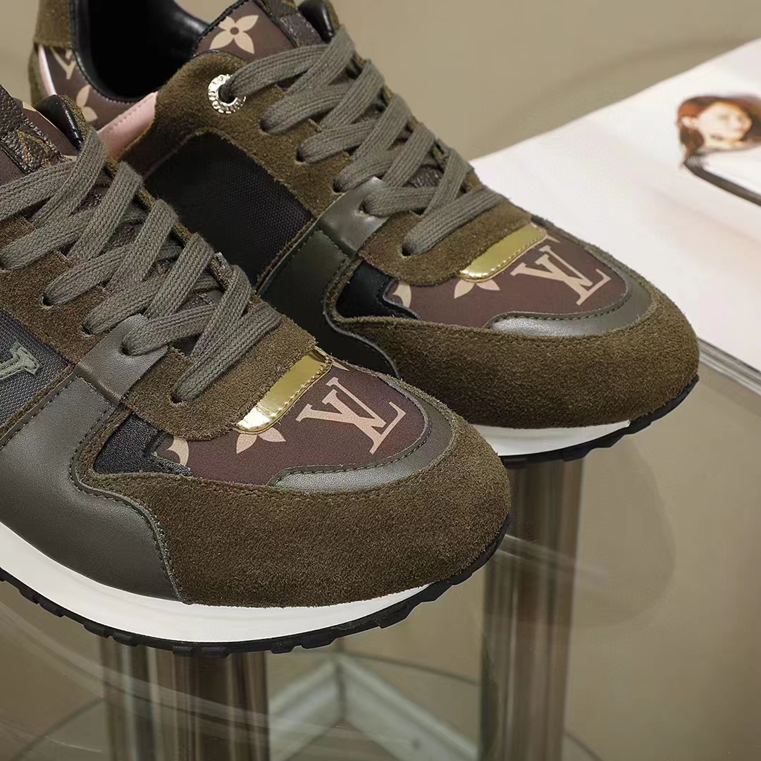 Louis Vuitton Sneakers Khaki Suede Leather Cloth ref.220338 - Joli Closet