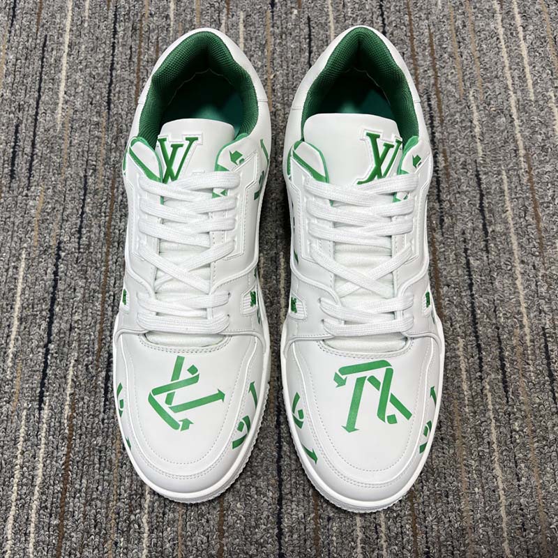 Cloth low trainers Louis Vuitton Green size 8 UK in Fabric - 31841774