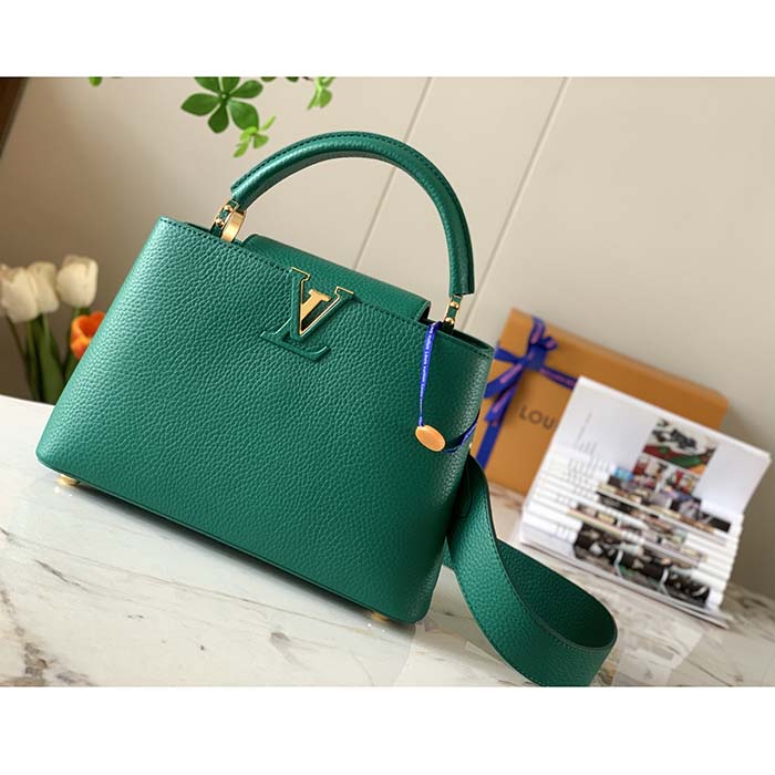 Thompson leather handbag Louis Vuitton Green in Leather - 30742533