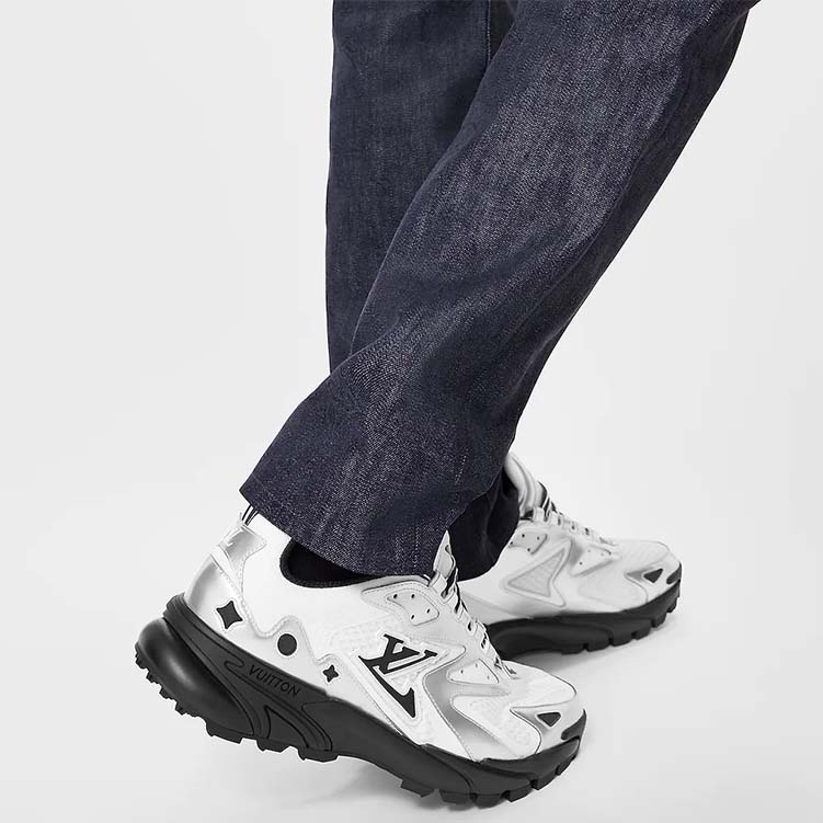 Louis Vuitton White & Brown 'Runner Tatic' Sneakers