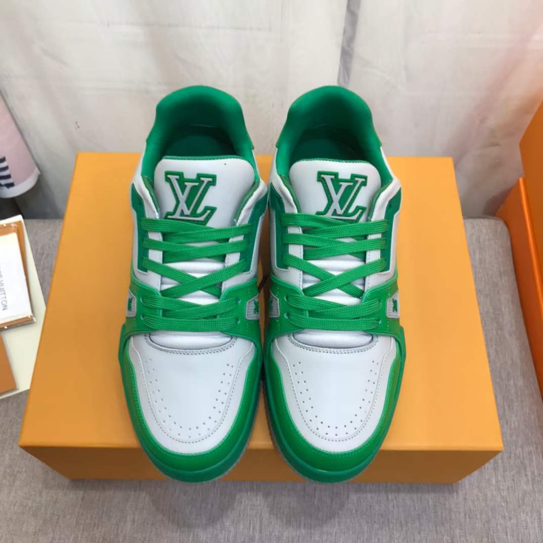 Lv trainer leather low trainers Louis Vuitton Green size 9 UK in Leather -  34091870