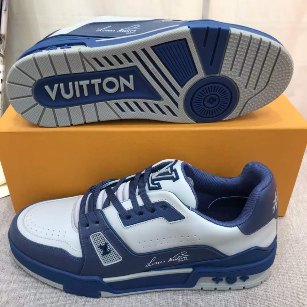 Lv trainer leather low trainers Louis Vuitton Blue size 42 EU in Leather -  34958232