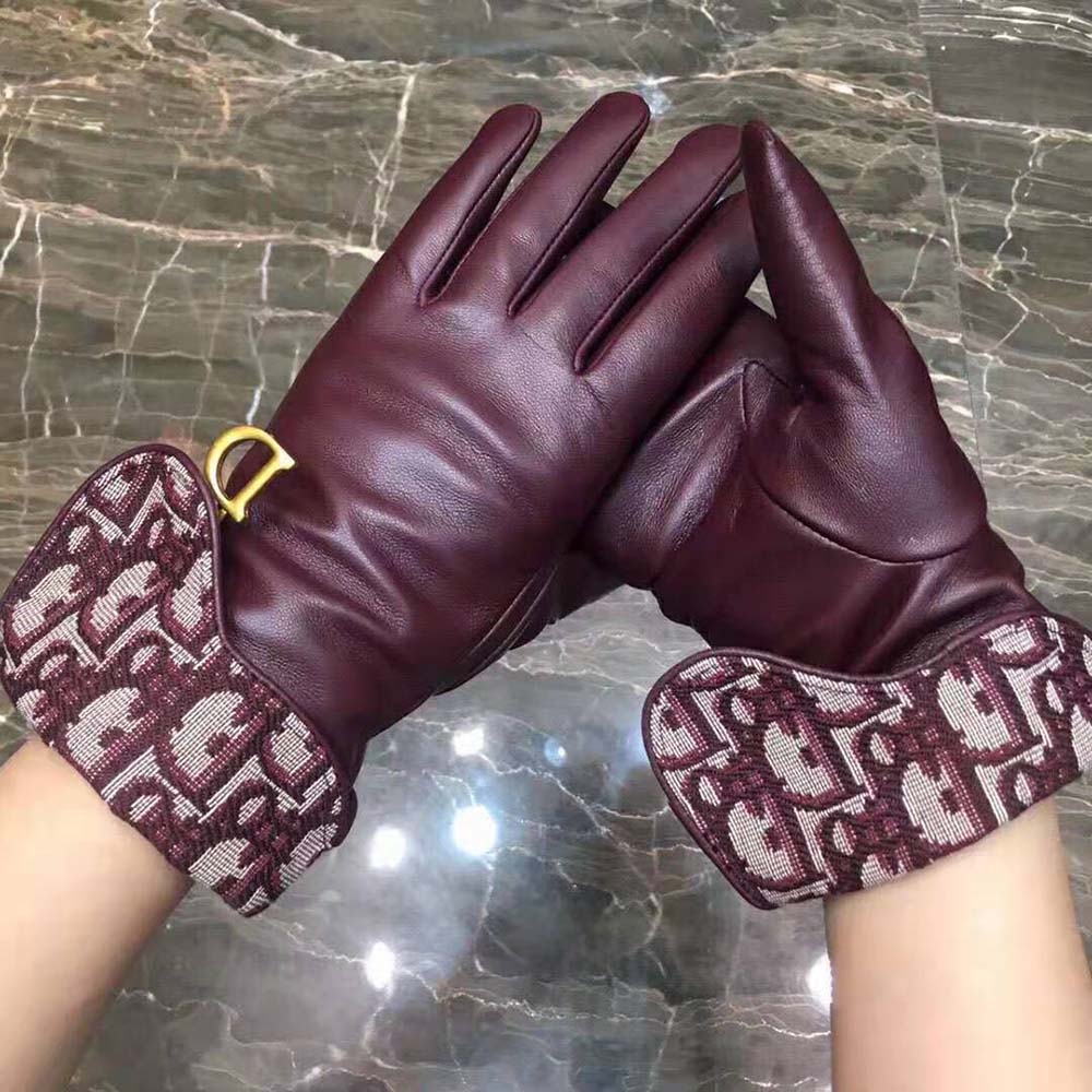   Winter Luxury Leather Gloves: Warmth and Elegance 