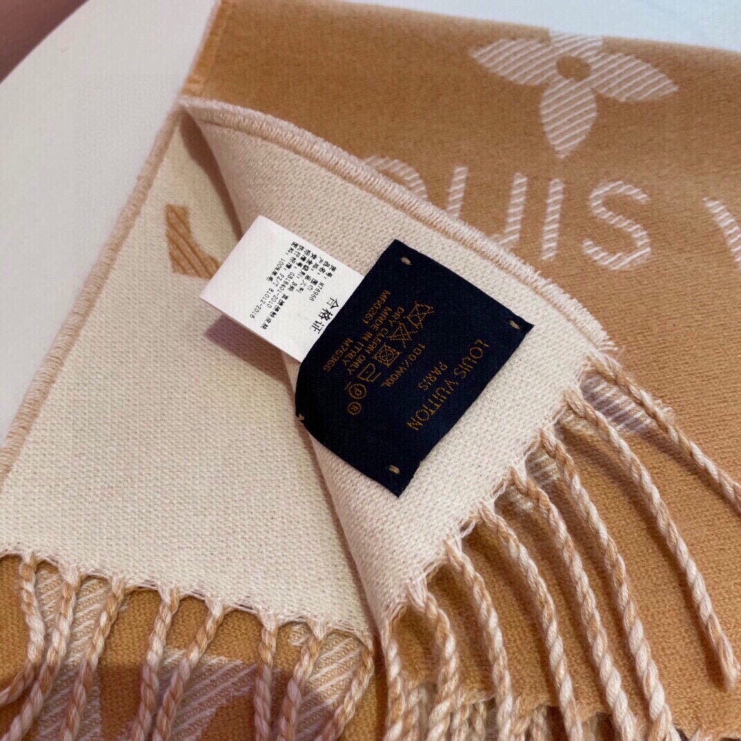 Louis Vuitton LV Essential Wool Scarf