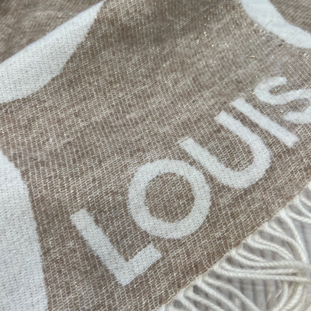 Louis Vuitton LV Unisex Ultimate Shine Scarf Beige Allover Monogram Pattern  Fringe Finish - LULUX