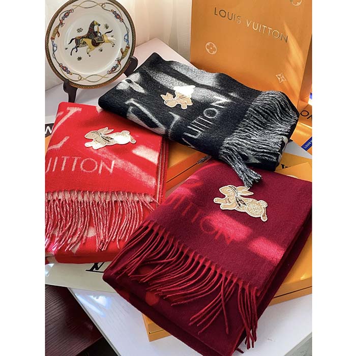 Louis Vuitton Precious Rabbit Bandeau Silk Scarf - Neutrals Scarves and  Shawls, Accessories - LOU712449