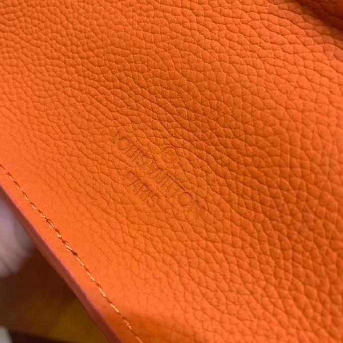 Louis Vuitton LV Sling bag Aerogram Saffron Yellow Leather ref.654251 -  Joli Closet