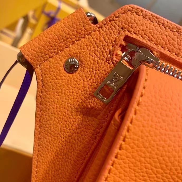 Louis Vuitton LV Sling Bag new Aerogram Khaki Leather ref.673719 - Joli  Closet
