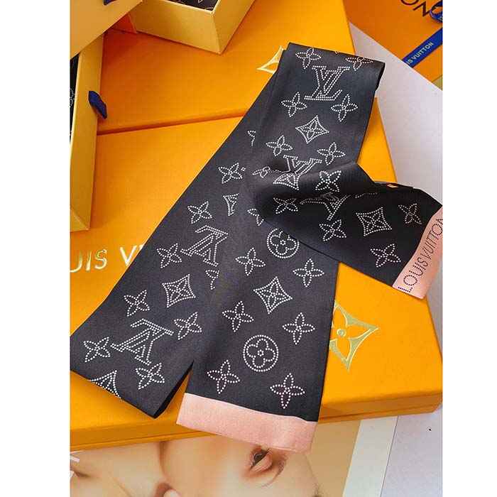 Louis Vuitton 2024 SS M77896 Mahina Flight Mode printed shawl (M77896)