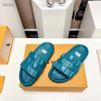 Louis Vuitton LV Unisex Waterfront Mule Lagoon Blue Maxi Damier Rubber Waterproof Rubber (13)