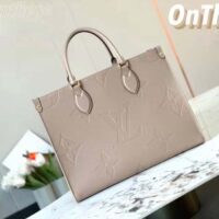 Louis Vuitton LV Women Onthego PM Tote Crème Beige Embossed Grained Cowhide Leather (4)