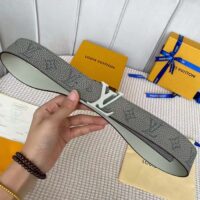 Louis Vuitton Unisex LV Shape MNG Climbing 40 MM Grey Reversible Belt Monogram Taurillon Leather (4)