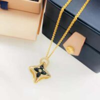 Louis Vuitton Women Ever Blossom Pendant (1)