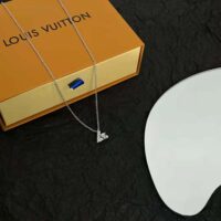 Louis Vuitton Women LV Volt One Pendant in White Gold (1)