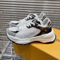 Louis Vuitton LV Unisex Run 55 Sneaker White Mix Materials 1AASDF (4)