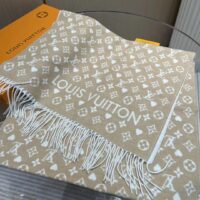 Louis Vuitton Unisex LV Game On Scarf Beige Allover Monogram M76900 (5)