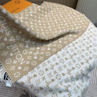 Louis Vuitton Unisex LV Game On Scarf Beige Allover Monogram M76900 (5)