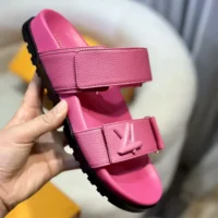 Louis Vuitton LV Unisex LV Sunset Flat Comfort Sandal-Pink 1AD1KV (1)