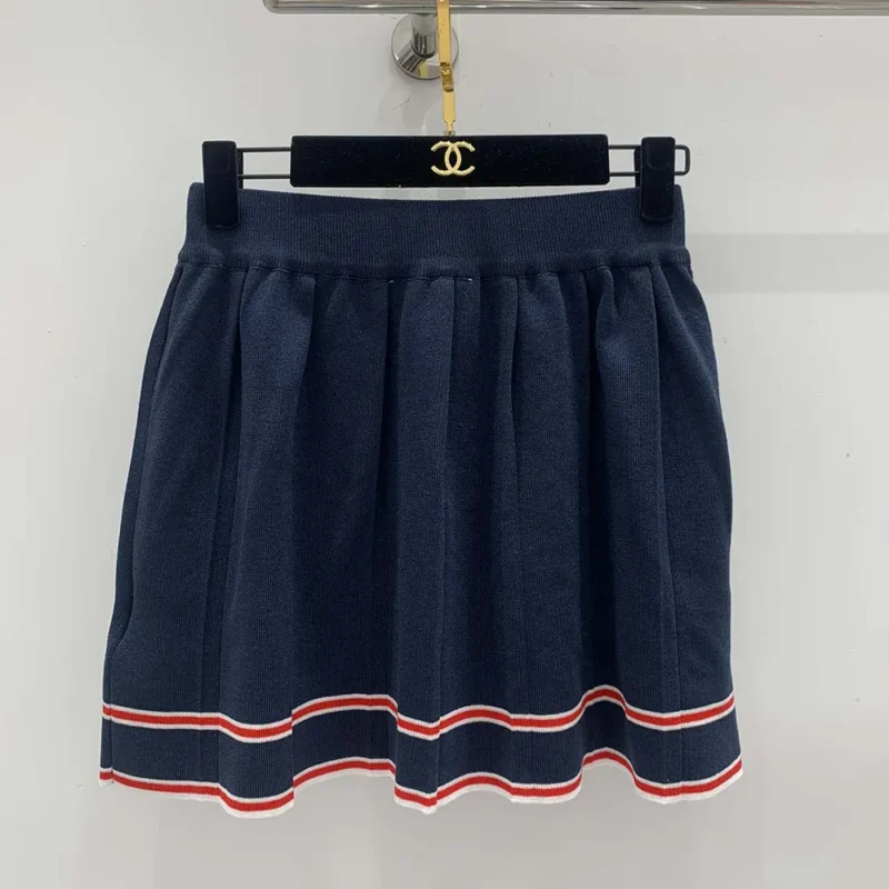 Gucci Women Pleated Skirt with Striped Trim 691712XKD274915