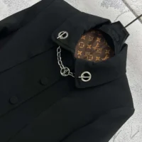 Louis Vuitton LV Women LV Chain Tailored Jacket 1AGAE4 (1)