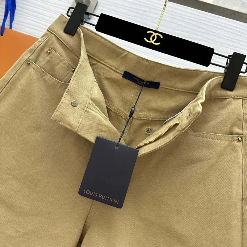 Louis Vuitton Women LV Straight-Cut Gabardine Shorts 1AFPGE