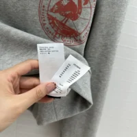 Louis Vuitton Women Travel Stamp Cropped Hoodie 1AGDAG (1)