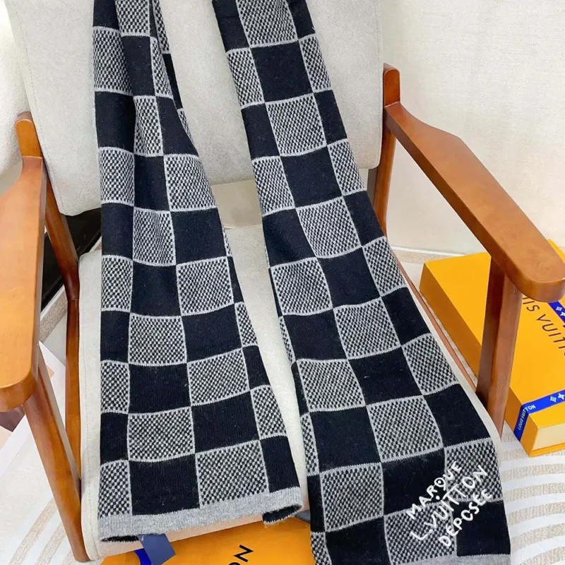 Louis Vuitton Unisex Damier Heritage Scarf-Black M90776