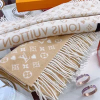 Louis Vuitton Unisex Game On Scarf-Beige M76900 (1)