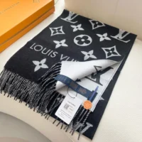 Louis Vuitton Unisex LV Essential Scarf-Black M77853 (1)