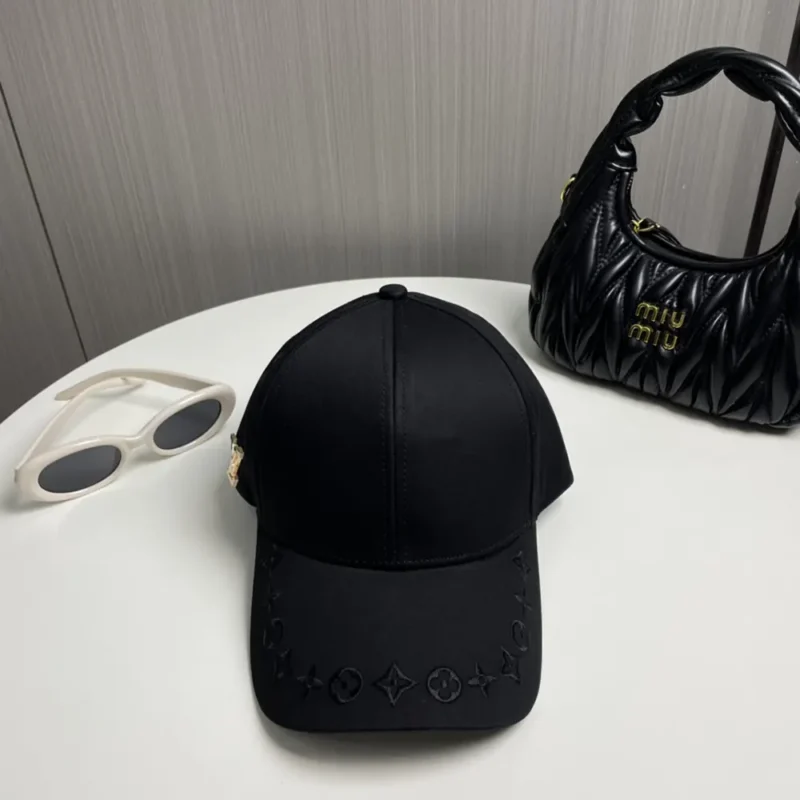 Louis Vuitton Unisex LV Filigram Cap-Black M7293M