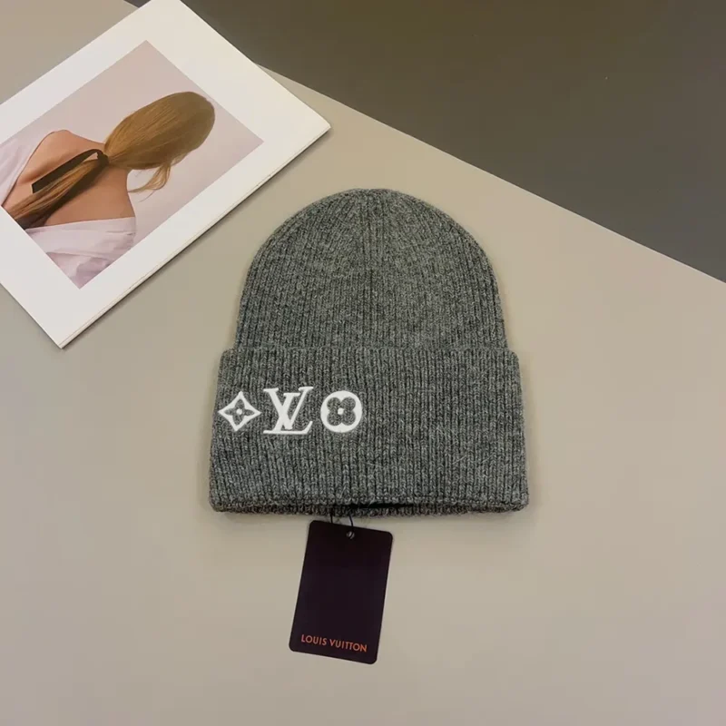 Louis Vuitton Unisex LV Headline Beanie-Grey M94833