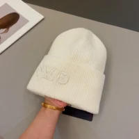 Louis Vuitton Unisex LV Headline Beanie-White M77873 (1)