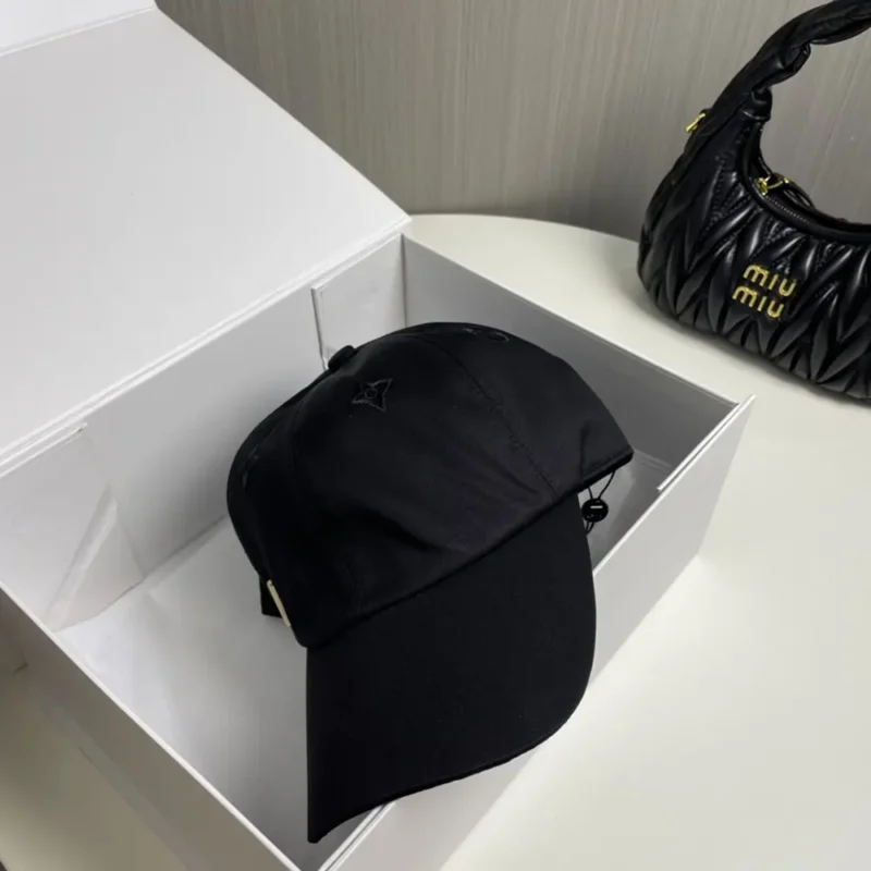 Louis Vuitton Unisex LV Iconic Cap-Black M7050L