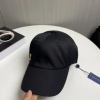 Louis Vuitton Unisex LV Iconic Cap-Black M7050L (1)