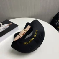 Louis Vuitton Unisex LV Iconic Cap-Black M7050L (1)