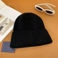 Louis Vuitton Unisex LV Spark Beanie-Black M77877 (1)