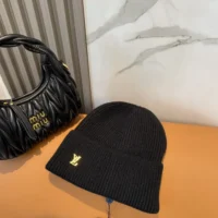 Louis Vuitton Unisex LV Spark Beanie-Black M77877 (1)