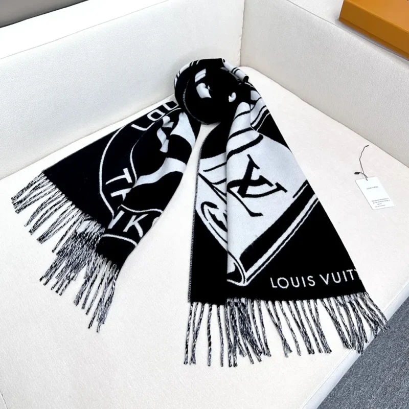 Louis Vuitton Unisex Lock And Keys Scarf-Black M92855