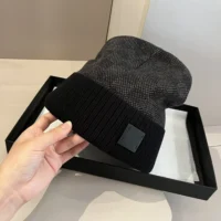 Louis Vuitton Unisex Néo Petit Damier Beanie-Black M77983 (1)